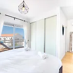 Boutique Living - Rooftop Pool & Sea Views Apartment Nazaré