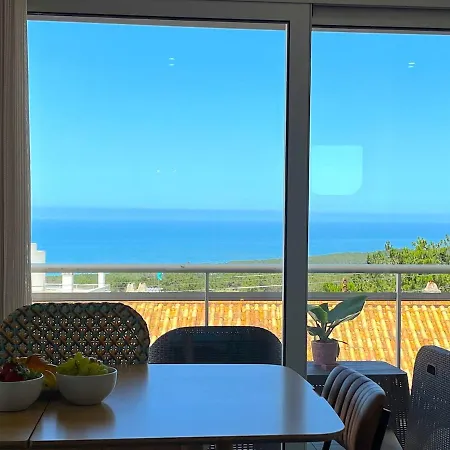 Boutique Living - Rooftop Pool & Sea Views Lägenhet