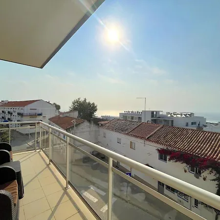 Boutique Living - Rooftop Pool & Sea Views Nazaré