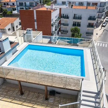 Boutique Living - Rooftop Pool & Sea Views 公寓 纳扎雷