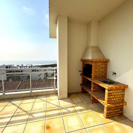 Boutique Living - Rooftop Pool & Sea Views Nazaré
