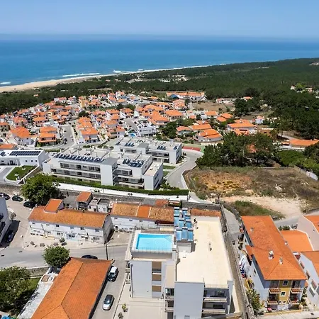 Boutique Living - Rooftop Pool & Sea Views 纳扎雷